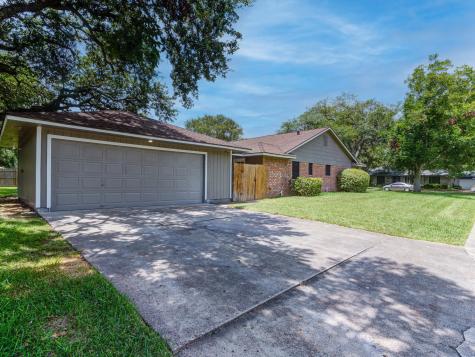 312 Narcissus Street Lake Jackson TX 77566