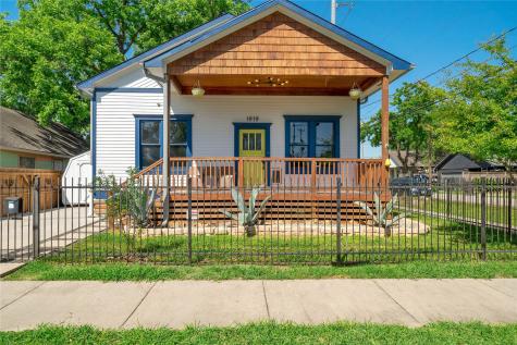 1919 Gentry Street Houston TX 77009