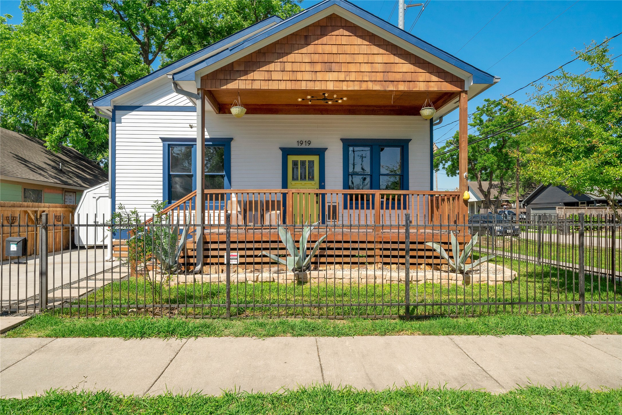 1919 Gentry Street Houston TX 77009