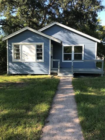 716 15th Avenue N Texas City TX 77590