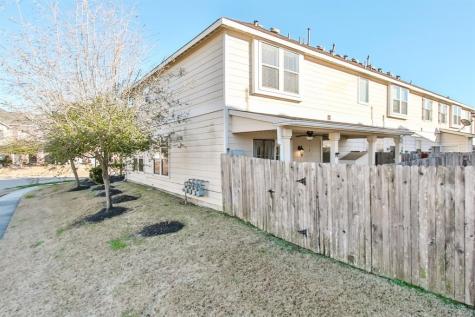 8106 Singing Sonnet Lane Houston TX 77072