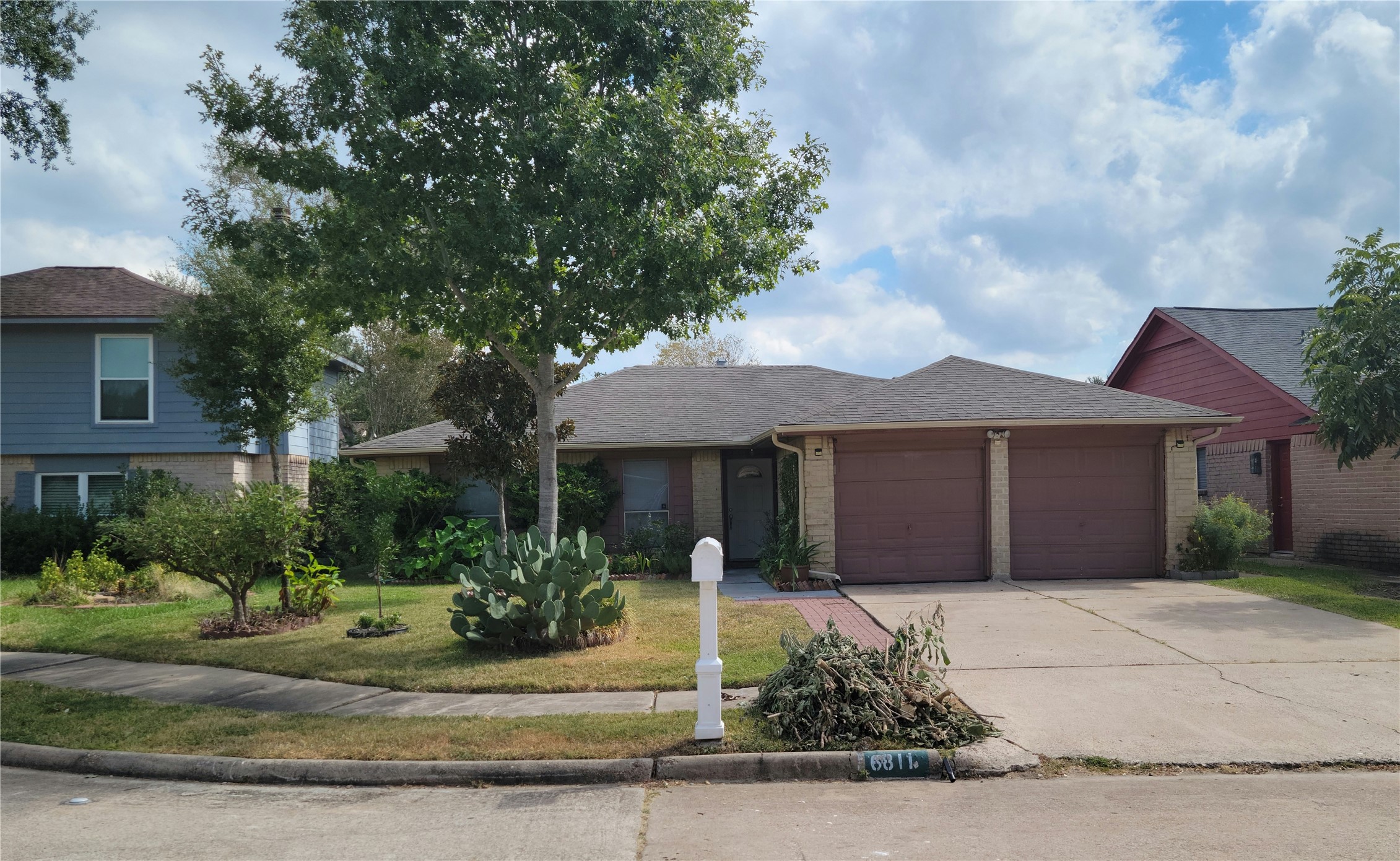 6811 La Violetta Drive Houston TX 77083