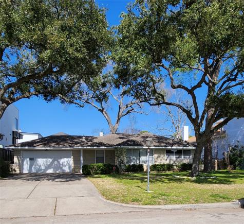 5004 Holt Street Bellaire TX 77401