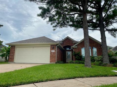 1832 Branch Hill Drive Pearland TX 77581