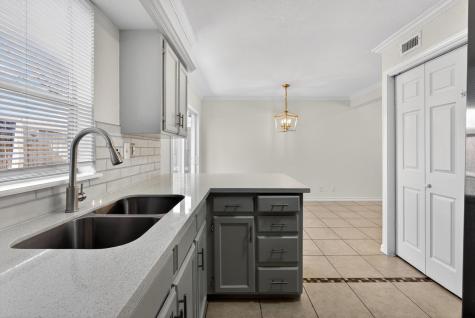 1221 Cedar Post Lane 1d Houston TX 77055