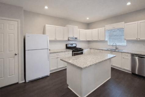 511 W Cleveland Street 1 Alvin TX 77511