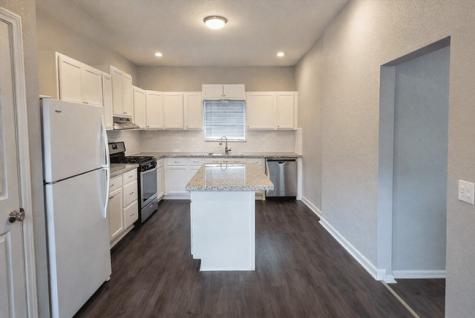511 W Cleveland Street 1 Alvin TX 77511