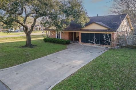 1501 Parkway Drive Alvin TX 77511