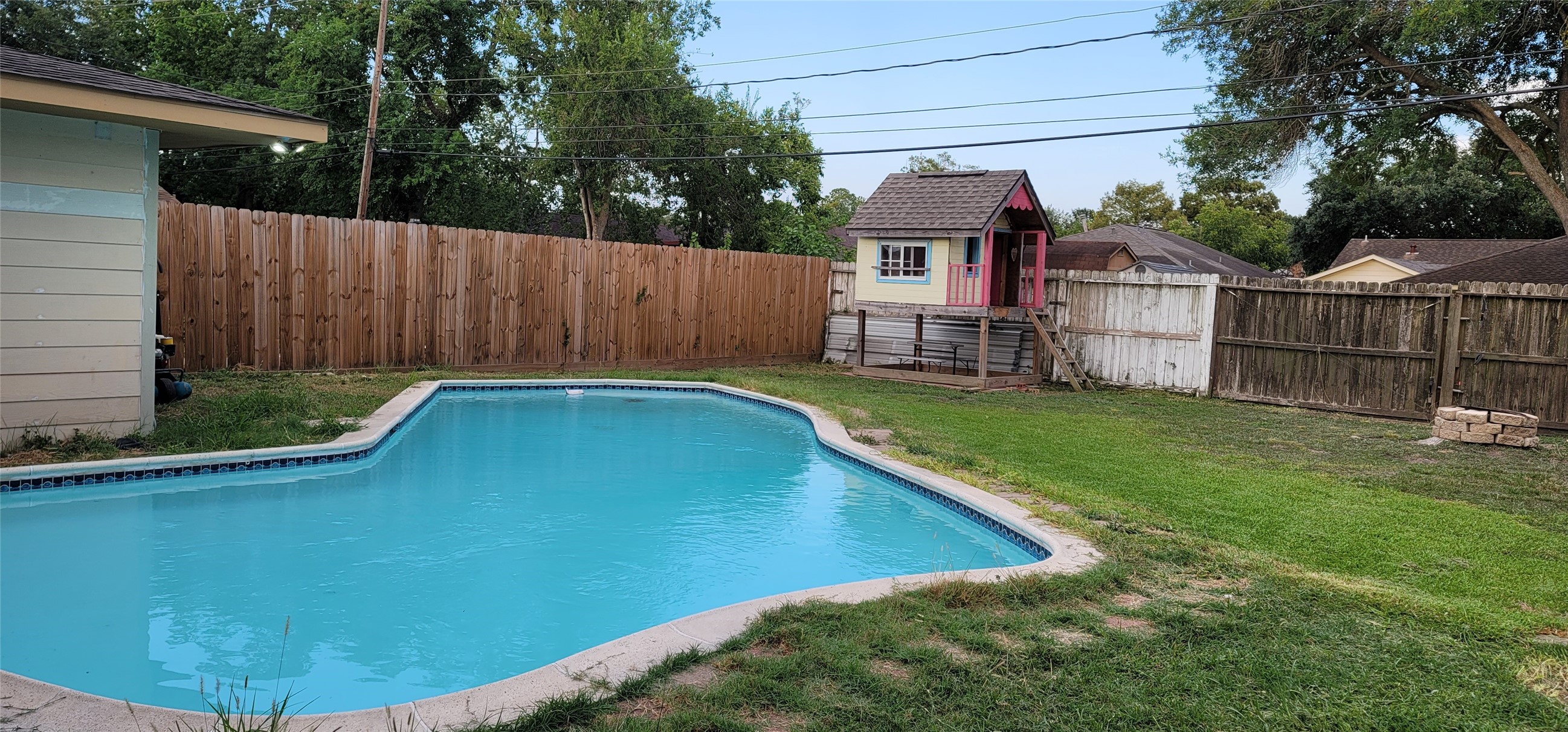 814 Washington Street South Houston TX 77587