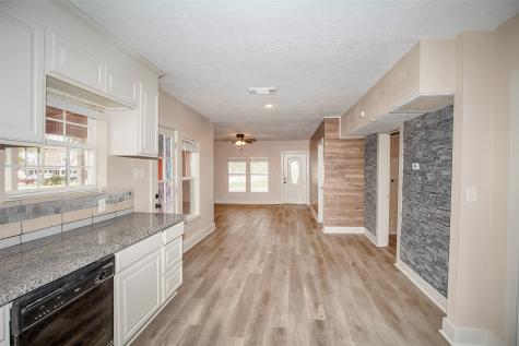 1217 N Meyer Avenue Seabrook TX 77586