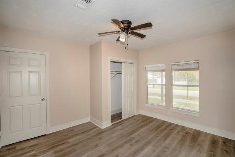 1217 N Meyer Avenue Seabrook TX 77586