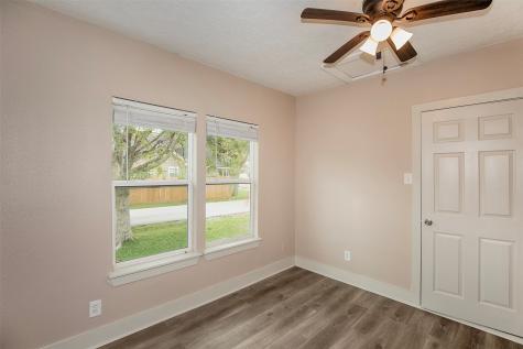 1217 N Meyer Avenue Seabrook TX 77586