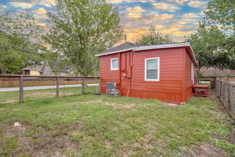 1217 N Meyer Avenue Seabrook TX 77586