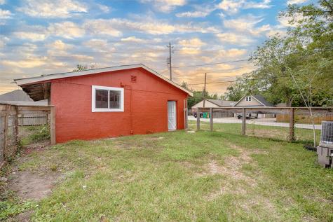 1217 N Meyer Avenue Seabrook TX 77586