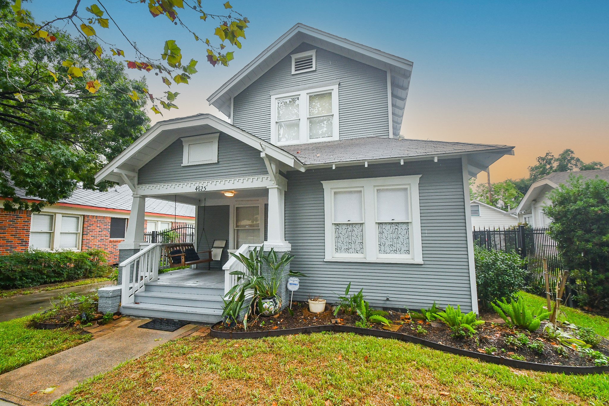 4625 Pineridge Street Houston TX 77009