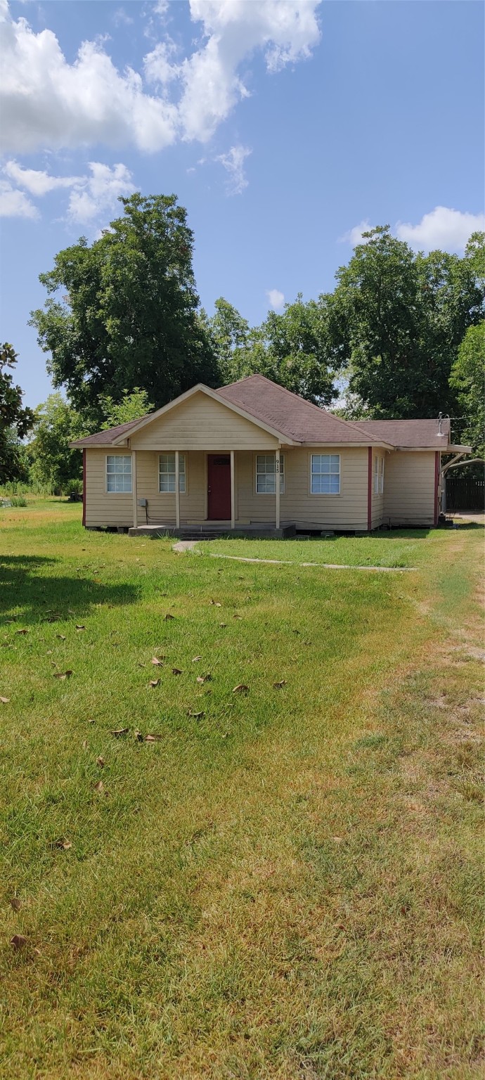 915 Battlebell Road Highlands TX 77562