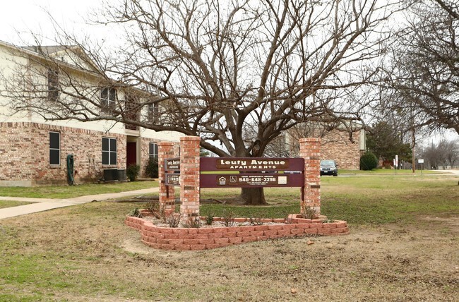 909 W 7th Street Justin TX 76247