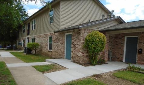909 W 7th Street Justin TX 76247