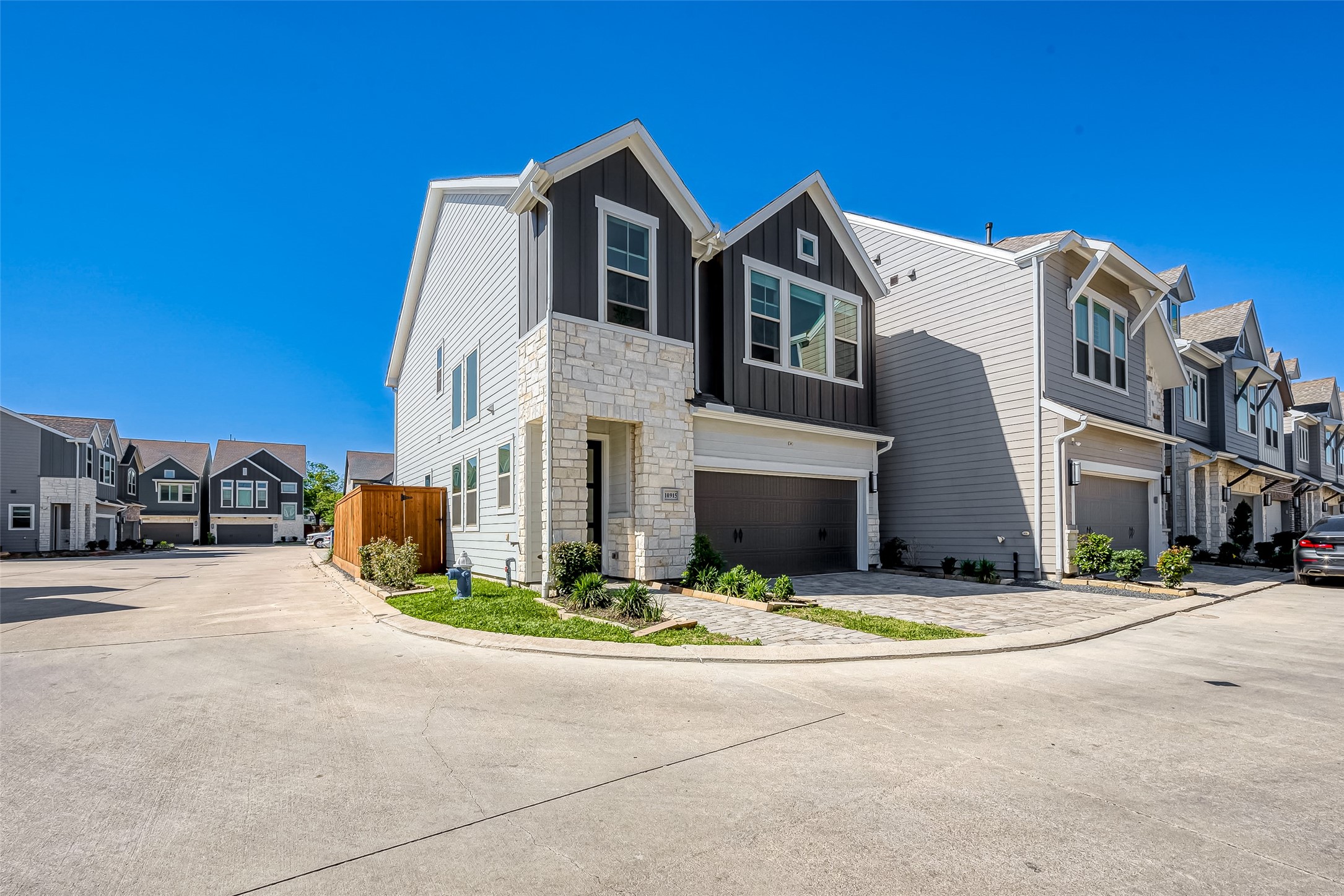 10915 Brambling Wood Drive Houston TX 77043