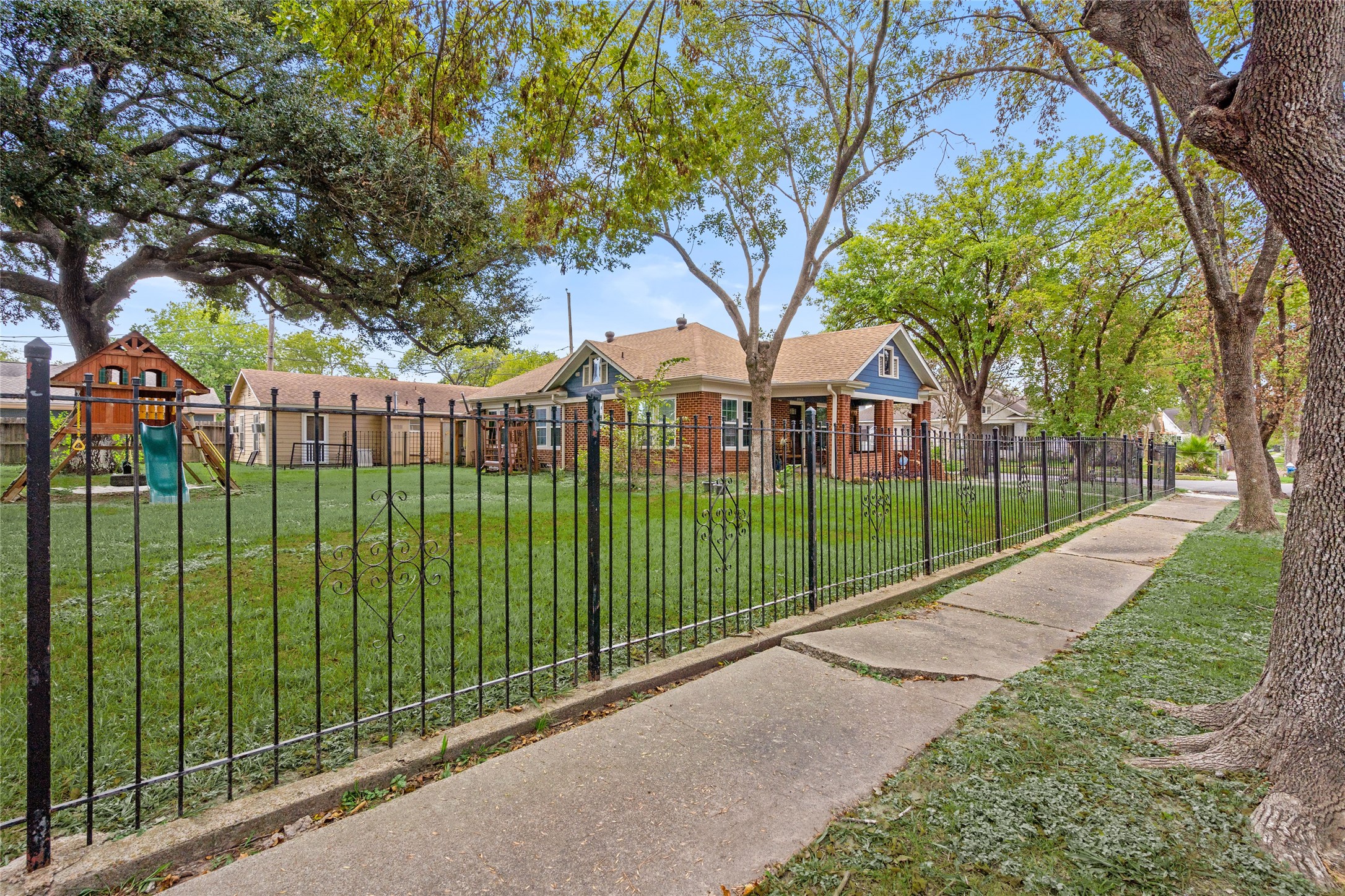 5302 Lindsay Street Houston TX 77023