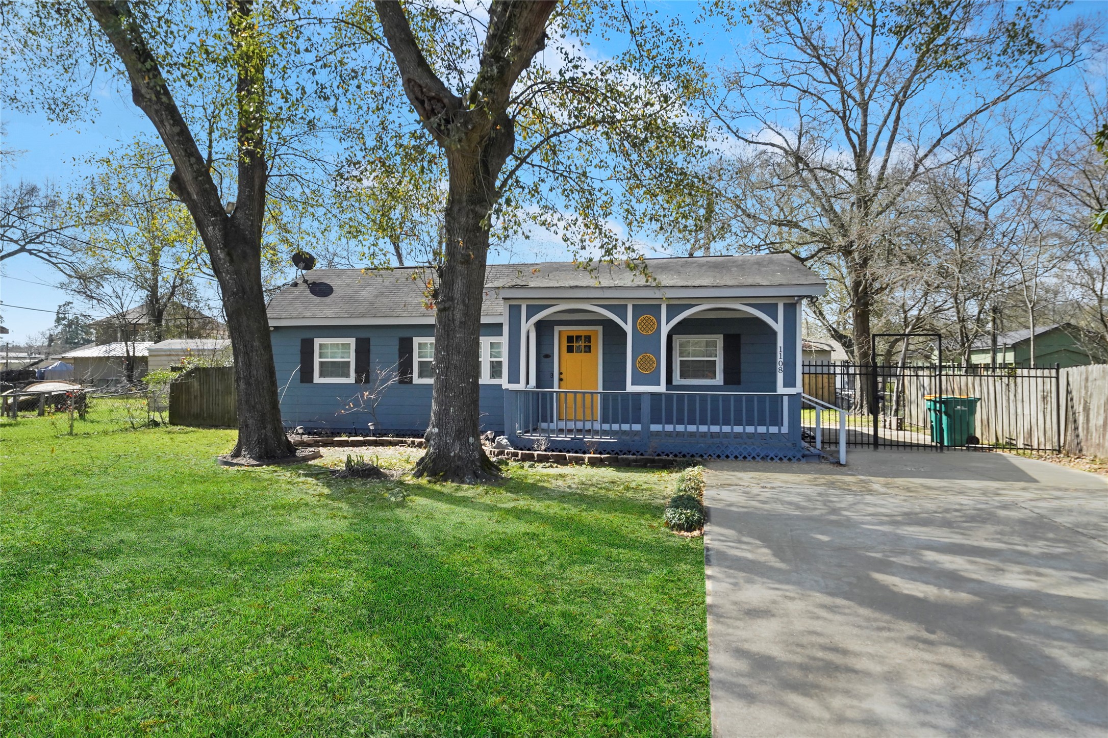 1108 N 9th Street Conroe TX 77301