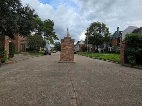 1779 Saxony Lane Houston TX 77058