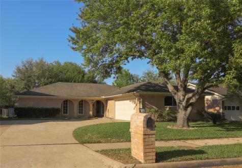 1809 Crooked Creek Lane Pearland TX 77581