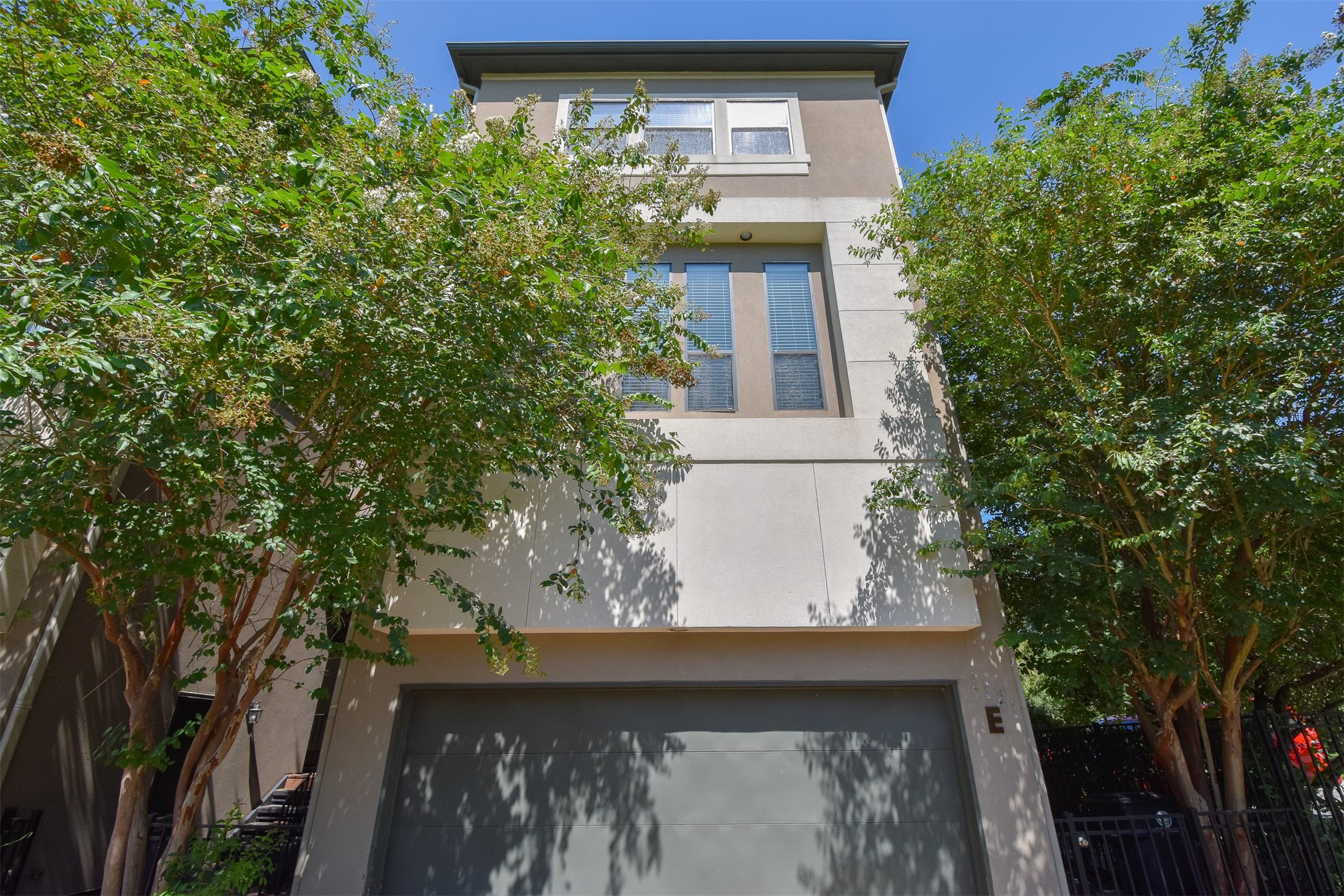 1121 W 17th Street Houston TX 77008