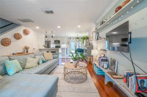 1004 Ruthven Street Houston TX 77019
