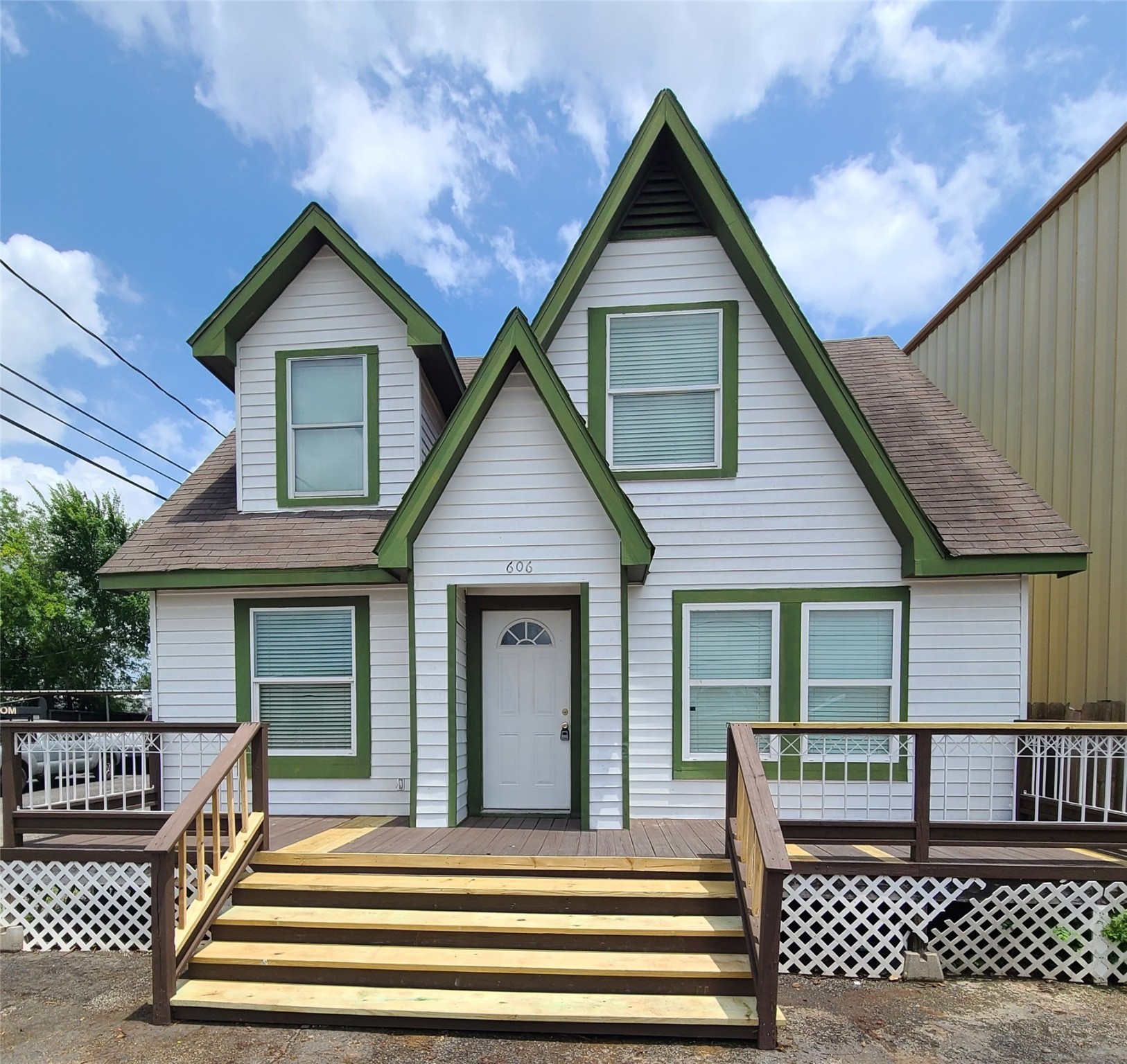 606 S Frazier Street Conroe TX 77301