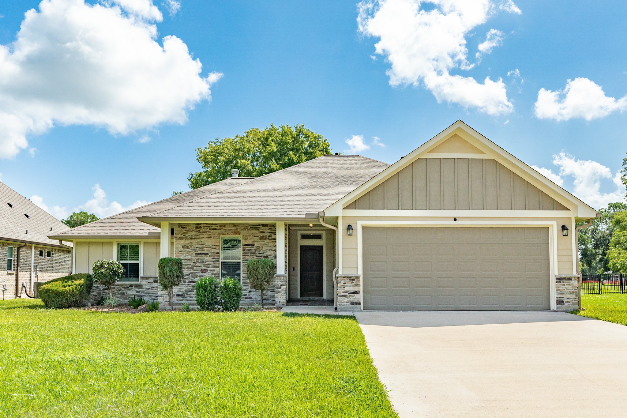 2519 Ridgewood Drive West Columbia TX 77486