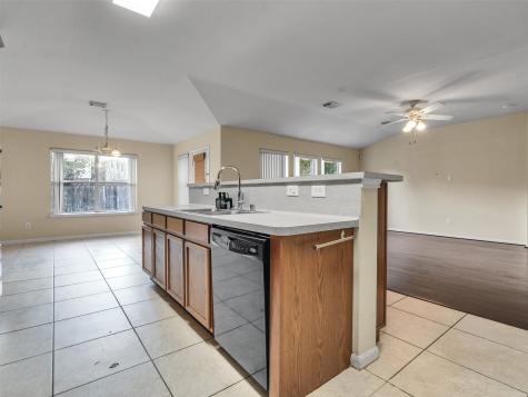 3823 Beacons View Friendswood TX 77546