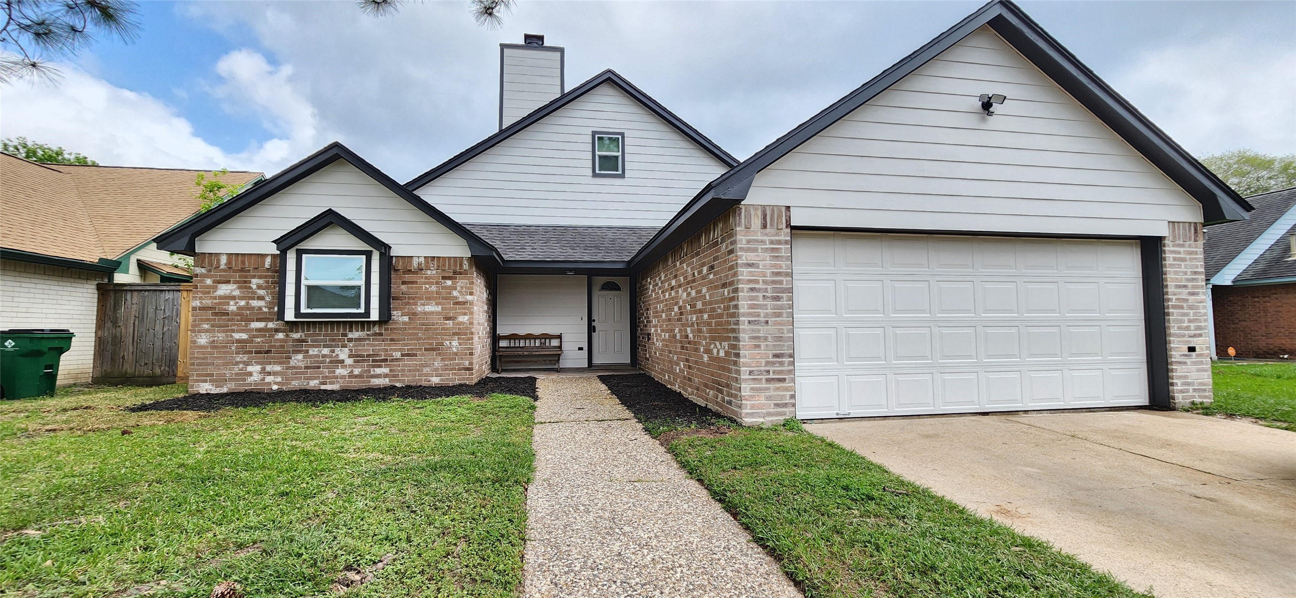 128 Lasso Street Angleton TX 77515