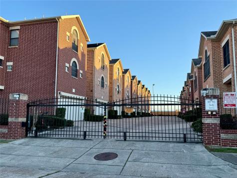 9833 Sandra Ann Court Houston TX 77025