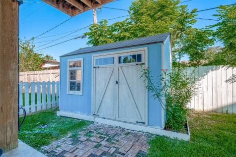 108 Bay Oaks Drive La Porte TX 77571