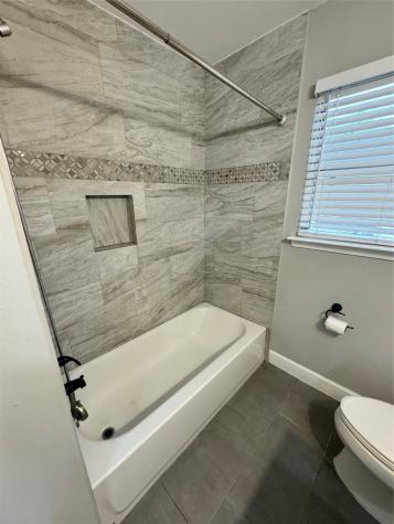 2842 Knotty Oaks Trail Houston TX 77045