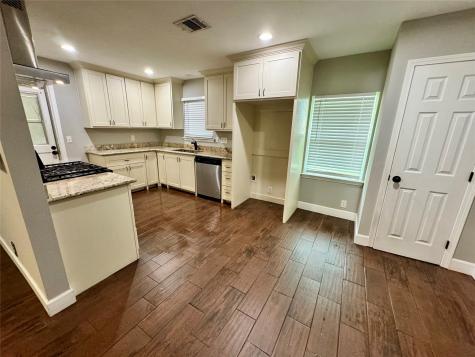 2842 Knotty Oaks Trail Houston TX 77045