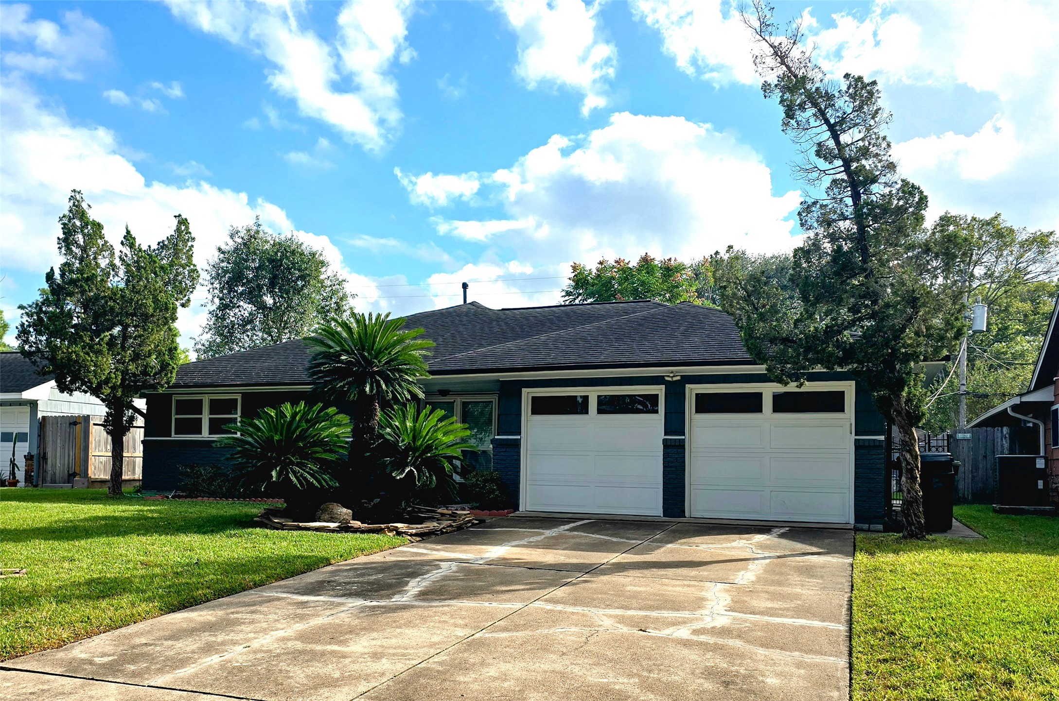 4621 Hummingbird Street Houston TX 77035