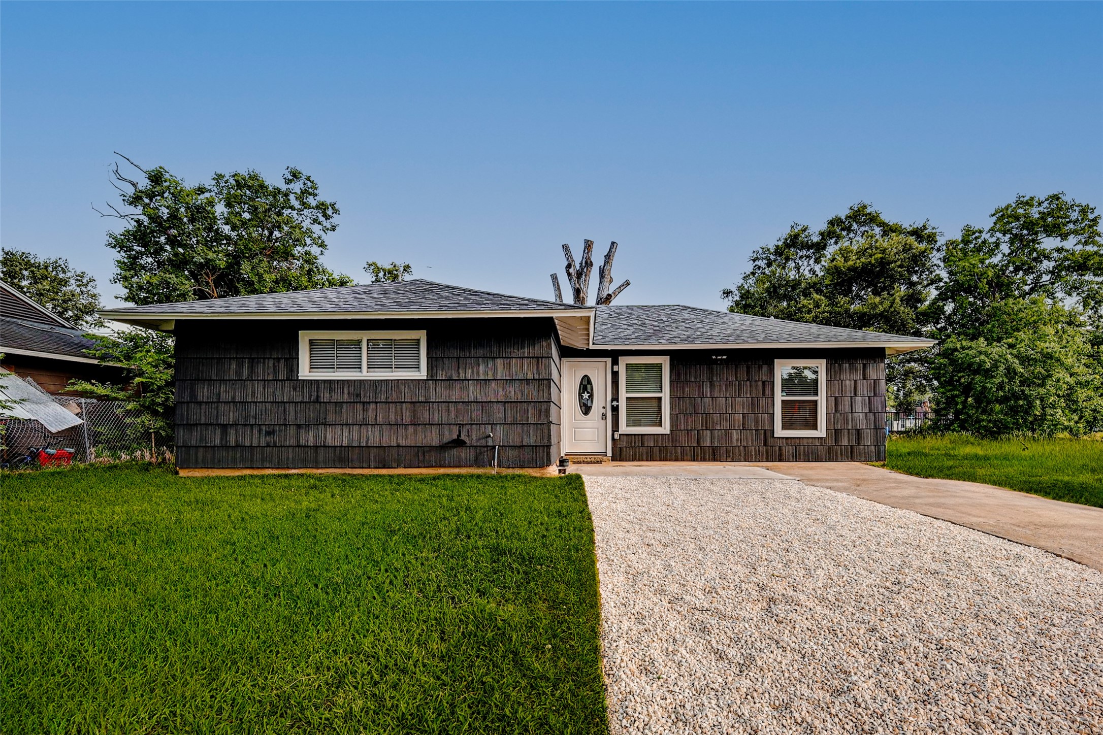 5806 Westover Street Houston TX 77033