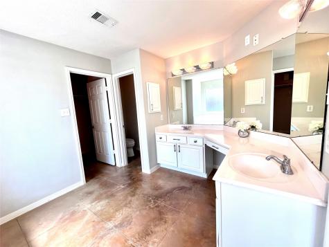 17722 Meadow Crossing Lane Houston TX 77095