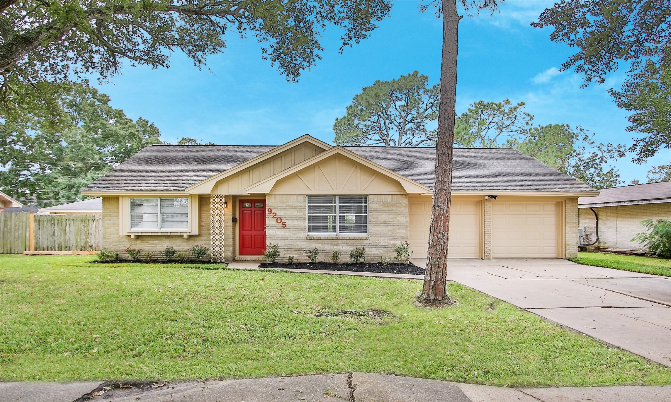 9205 Vicksburg Avenue Texas City TX 77591