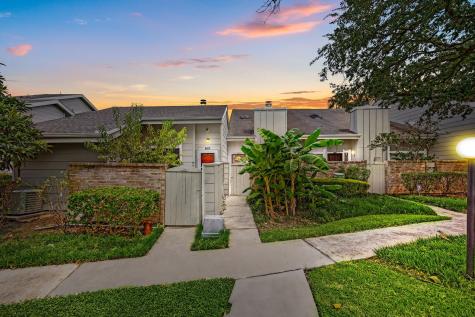7092 Greenway Chase Street Houston TX 77072