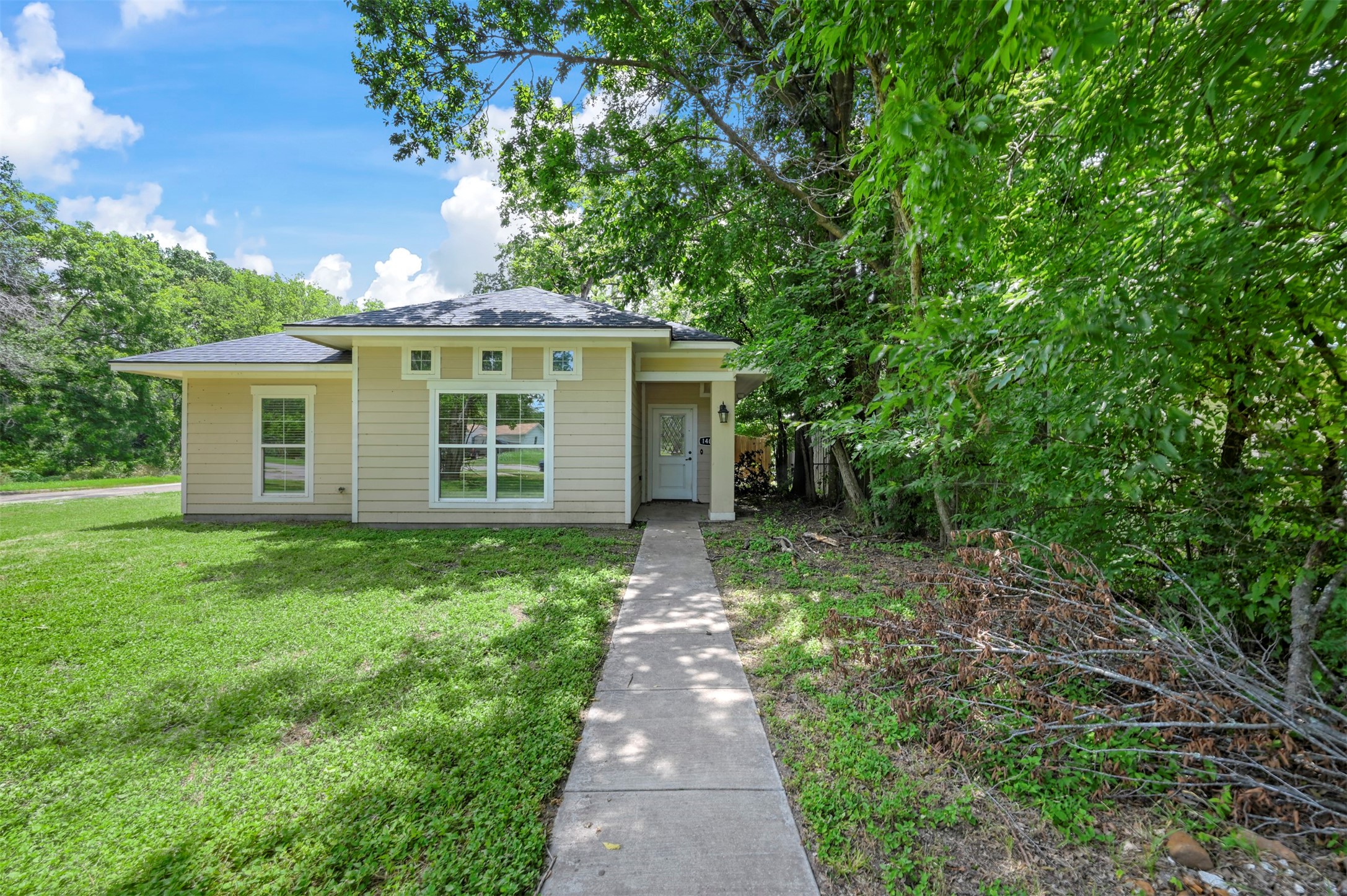 1409 G W Jackson Avenue Corsicana TX 75110