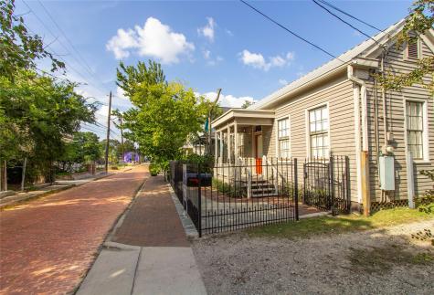 812 Sabine Street Houston TX 77007