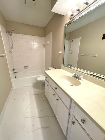 2105 Broadlawn Drive Houston TX 77058