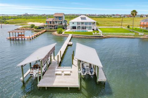 9680 Airways Lane Galveston TX 77554