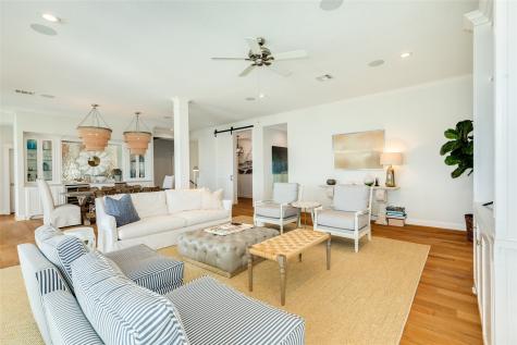 9680 Airways Lane Galveston TX 77554