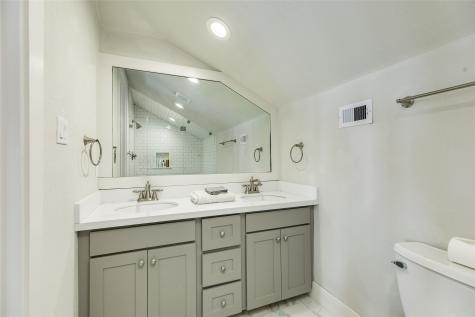 9680 Airways Lane Galveston TX 77554