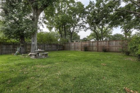 6222 Lindyann Lane Houston TX 77008