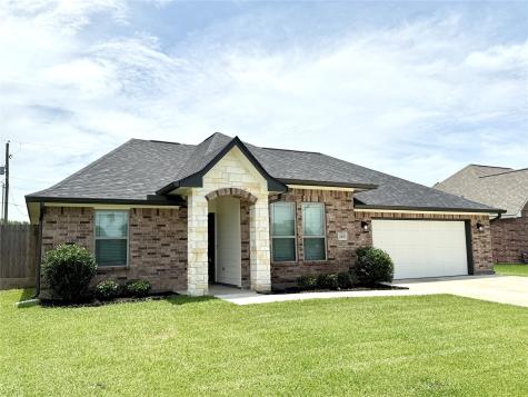 229 Shannon Street Angleton TX 77515